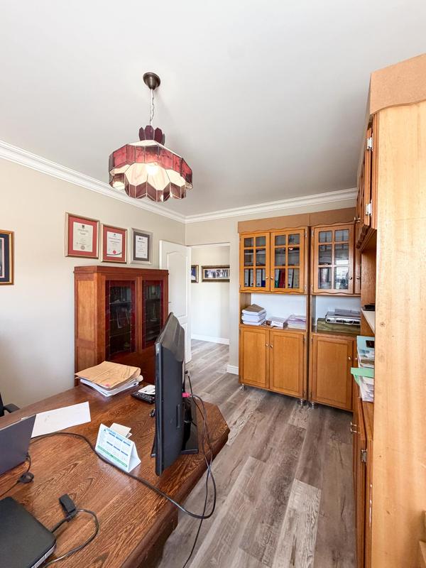 5 Bedroom Property for Sale in Reebok Western Cape